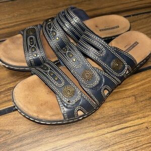 Clarks Collection Womens Sandals SlipOn Leather Black Size 7.5 strappy